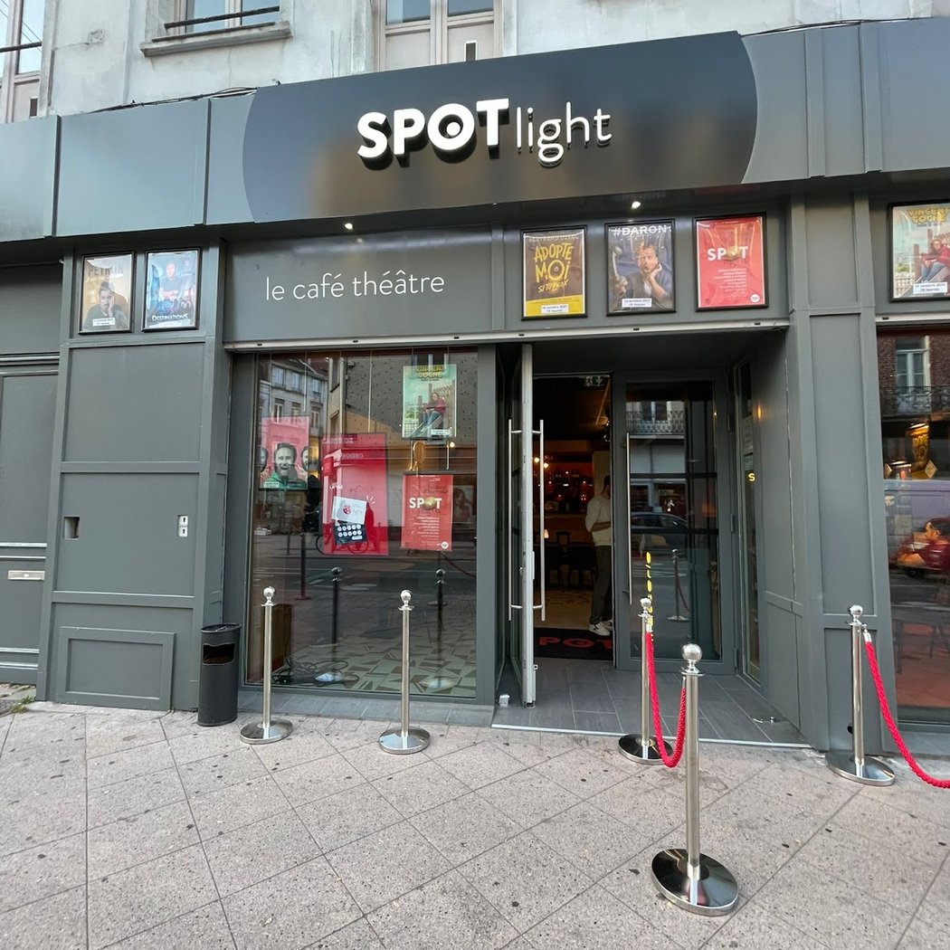 Le Spotlight Comedy Club 2